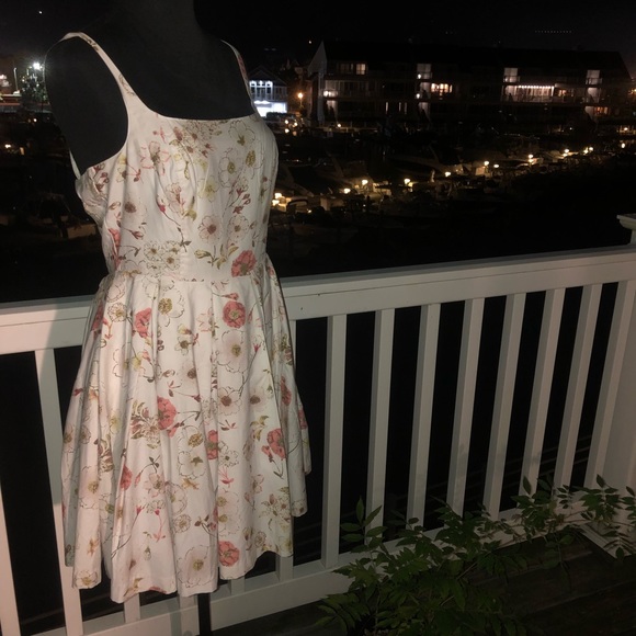 BB Dakota Dress 8 - Picture 5 of 8